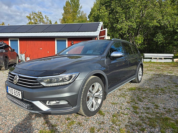 Volkswagen Passat Alltrack 6 of 9