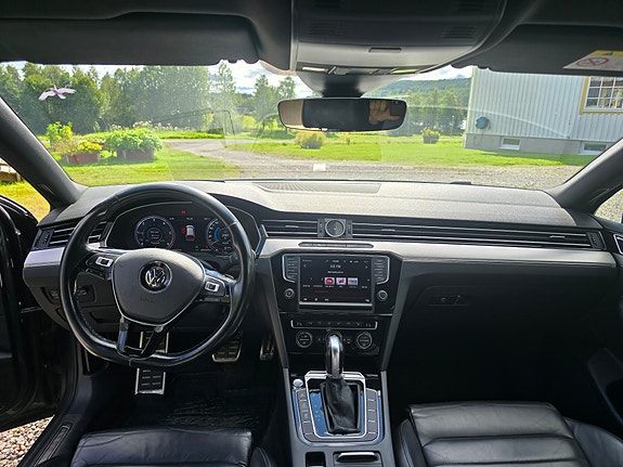 Volkswagen Passat Alltrack 8 of 9