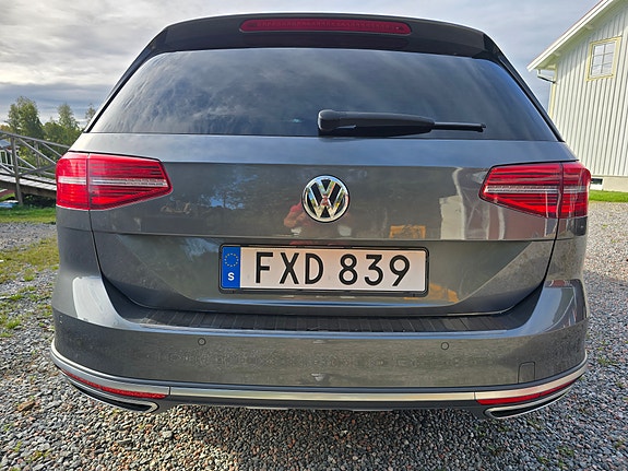 Volkswagen Passat Alltrack 4 of 9