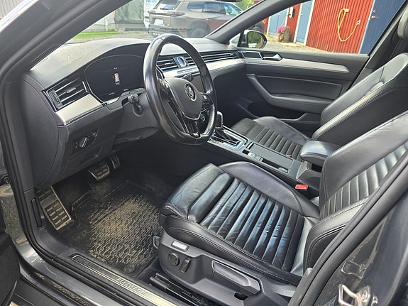 Volkswagen Passat Alltrack 7 of 9