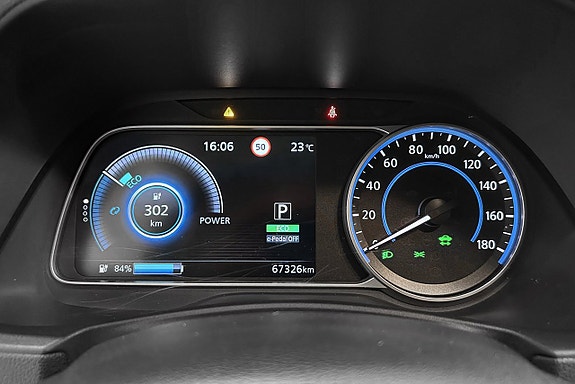 Nissan Leaf 21 of 23