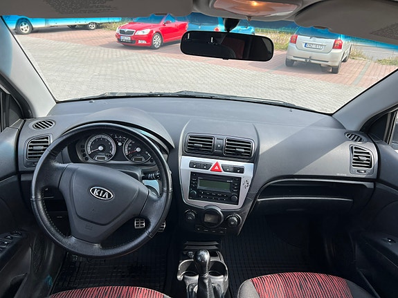 Kia Picanto 5 of 6