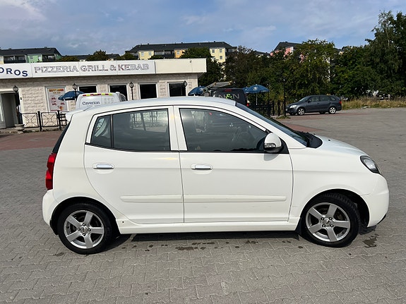 Kia Picanto 4 of 6