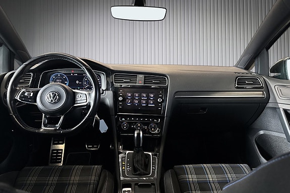 Volkswagen Golf I 13 of 19