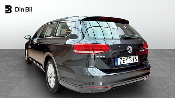 Volkswagen Passat 3 of 12
