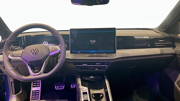 Volkswagen Passat 9 of 12