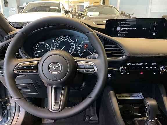 Mazda 3 9 of 13