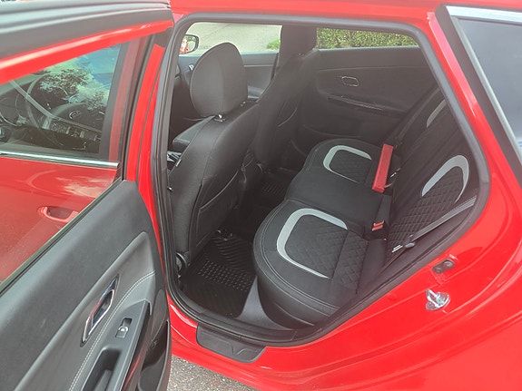 Kia Ceed 6 of 8