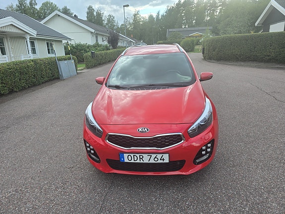 Kia Ceed 3 of 8