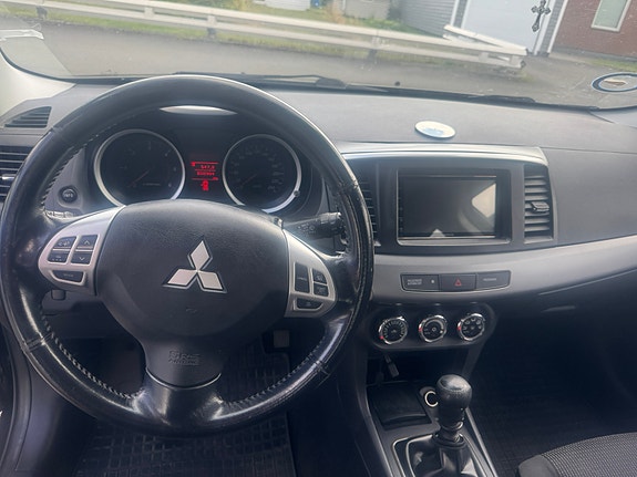 Mitsubishi Lancer 4 of 6