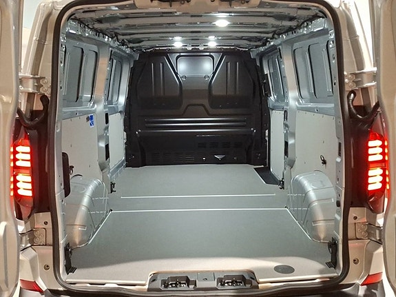 Volkswagen Transporter 11 of 11