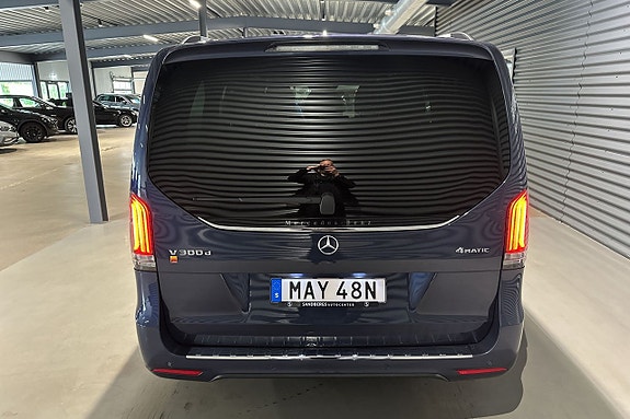 Mercedes-Benz V300 5 of 25