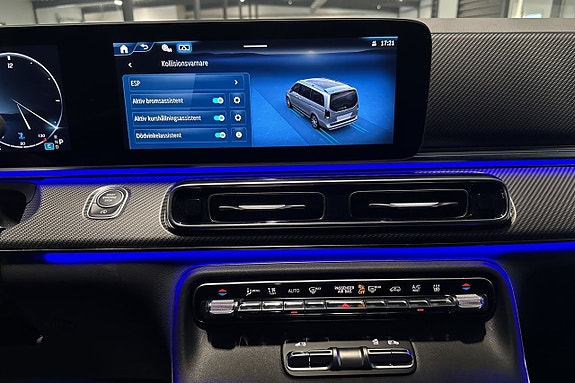 Mercedes-Benz V300 14 of 25