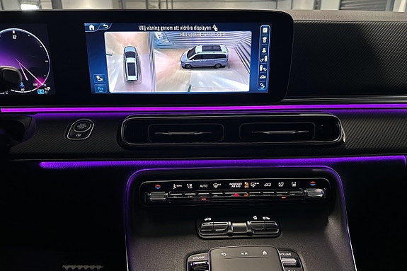 Mercedes-Benz V300 13 of 25
