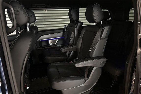 Mercedes-Benz V300 21 of 25