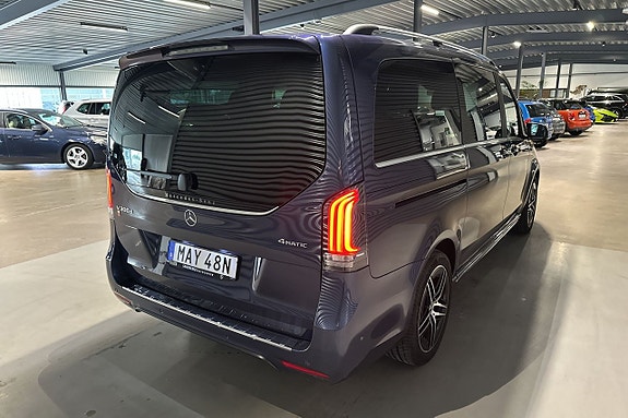 Mercedes-Benz V300 4 of 25