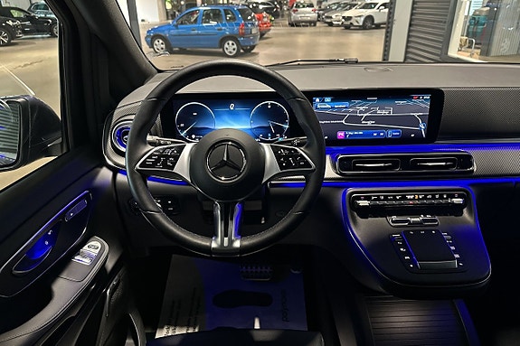 Mercedes-Benz V300 10 of 25