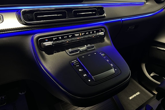 Mercedes-Benz V300 11 of 25