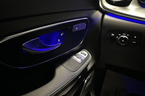 Mercedes-Benz V300 16 of 25