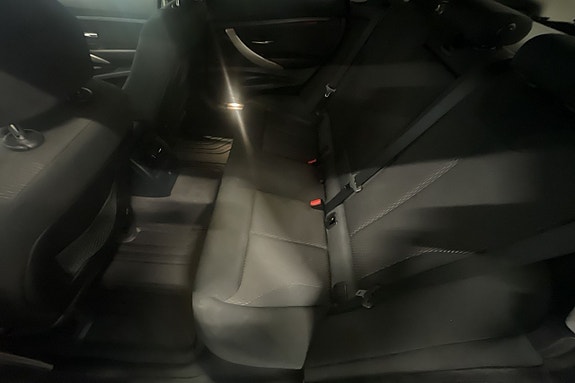BMW 320d 8 of 9