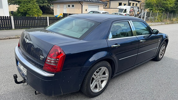 Chrysler 300C 9 of 10