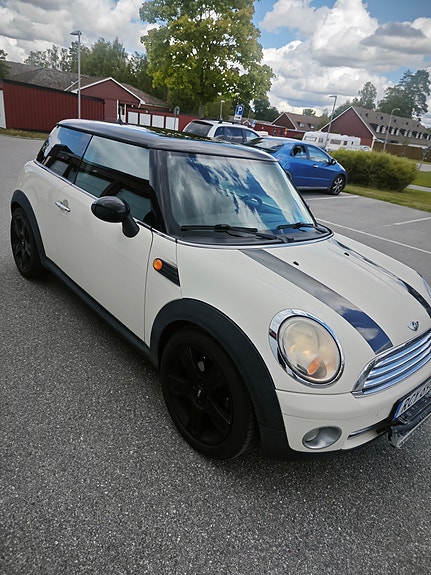 MINI Cooper 11 of 11