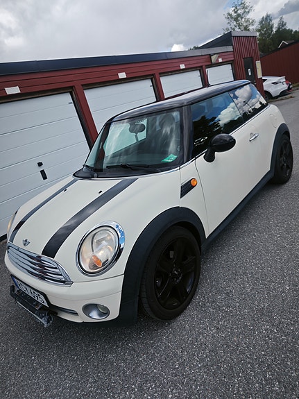MINI Cooper 7 of 11