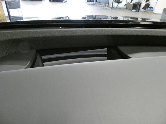 BMW iX 17 of 27
