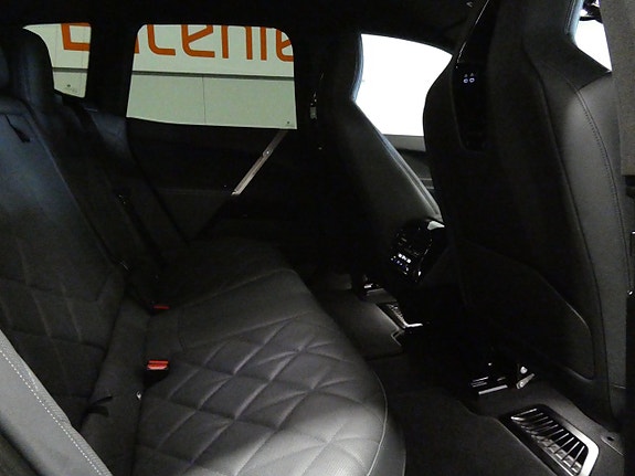 BMW iX 13 of 27