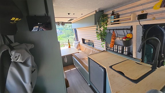 Ford Transit Campervan, plåtis 2 of 8