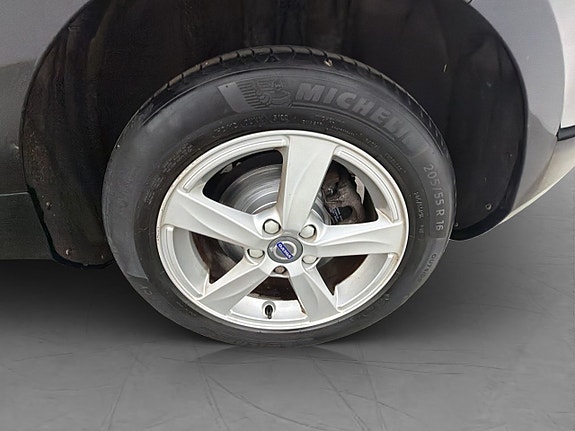 Volvo V40 25 of 27
