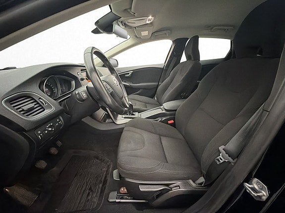 Volvo V40 9 of 27