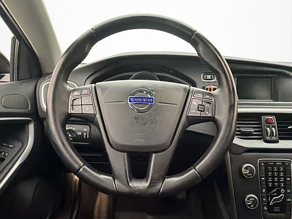 Volvo V40 11 of 27
