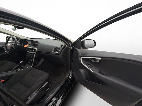 Volvo V40 18 of 27
