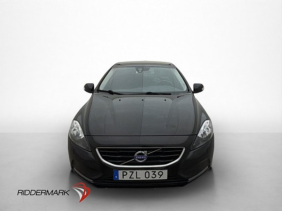 Volvo V40 2 of 27