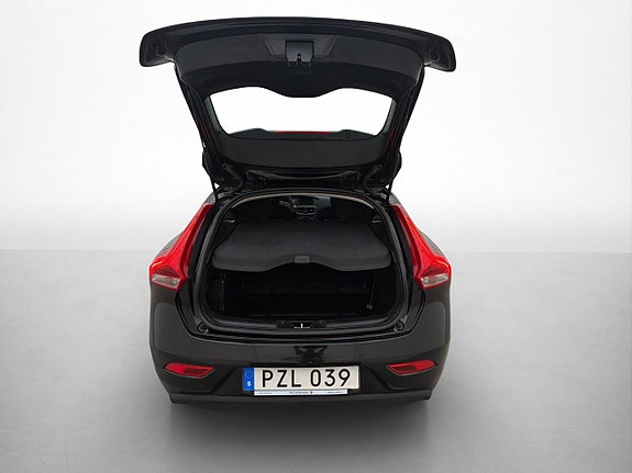 Volvo V40 21 of 27
