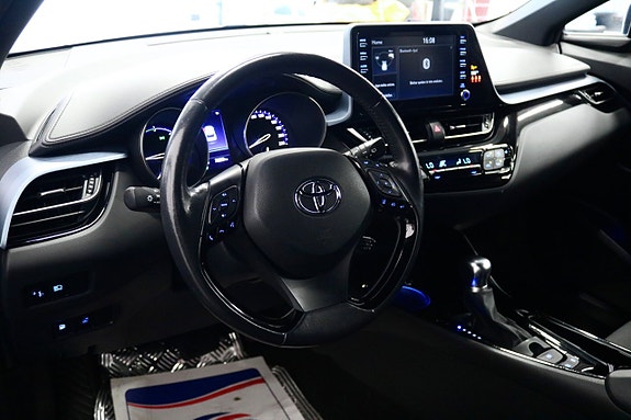 Toyota C-HR 10 of 23