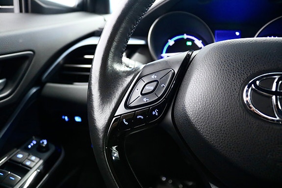 Toyota C-HR 13 of 23