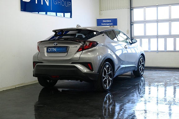 Toyota C-HR 3 of 23