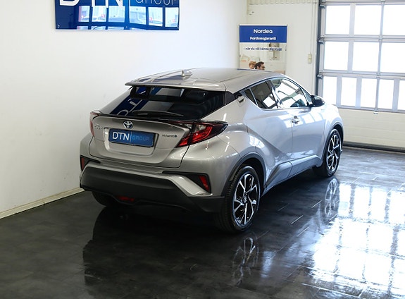 Toyota C-HR 2 of 23