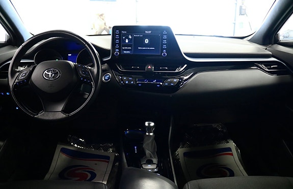 Toyota C-HR 9 of 23