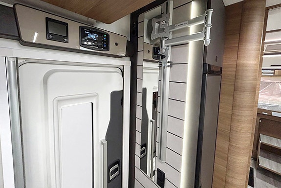 Benimar MILEO 297 - QUEENBED - ALDE – 180hk AUTOMAT ADAPTIV FARTHÅLLARE HEAVY CHASSI 28 of 30