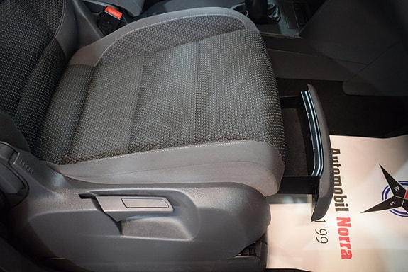 Volkswagen Touran 21 of 29