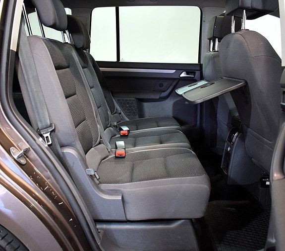 Volkswagen Touran 16 of 29