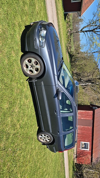 Volvo V70 2 of 6