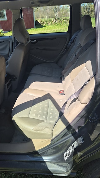 Volvo V70 6 of 6