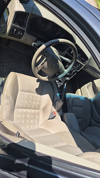 Volvo V70 5 of 6