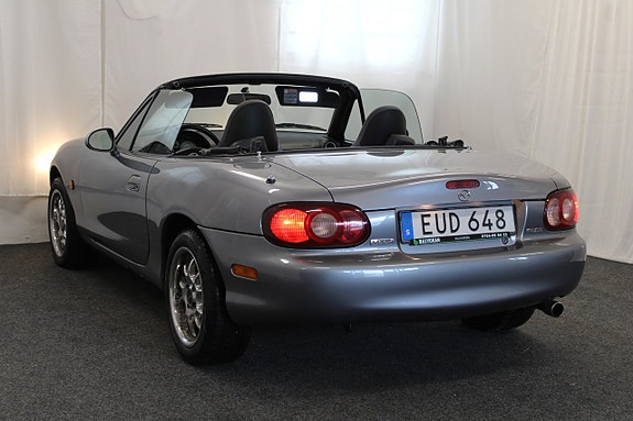 Mazda MX-5 7 of 13