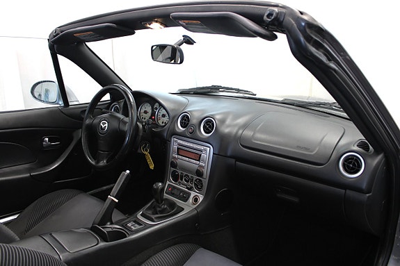 Mazda MX-5 9 of 13