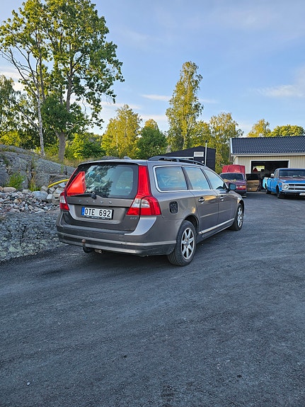 Volvo V70 4 of 6
